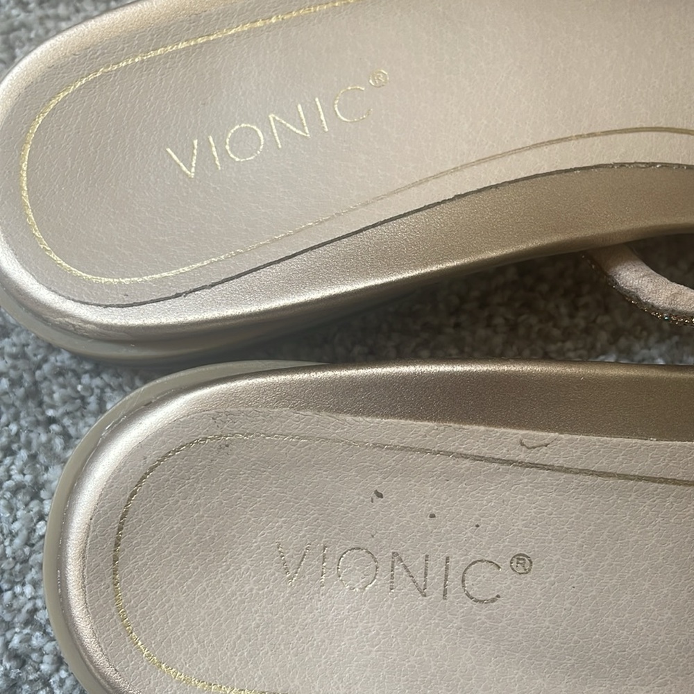 Vionic Prism Metallic Gold Women's Sandals Sz 9 bejeweled orthotic - Picture 3 of 7